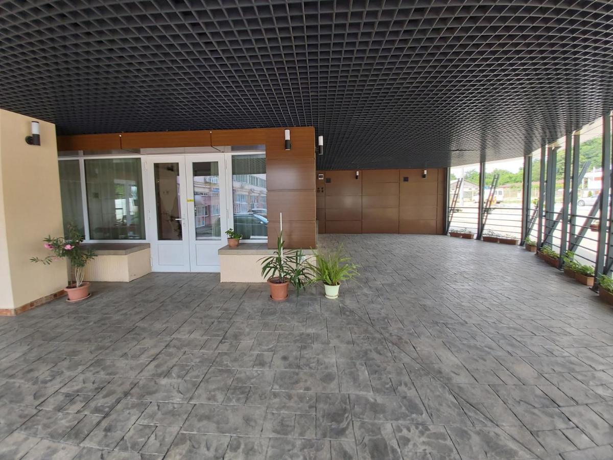 Hotel Amadeo Iasi Exterior photo