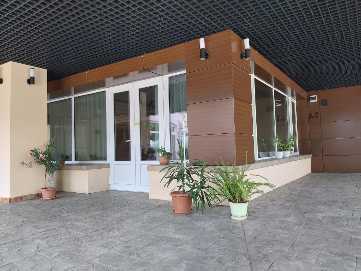 Hotel Amadeo Iasi Exterior photo