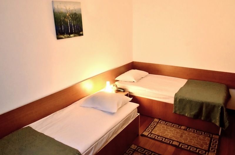 Hotel Amadeo Iasi Exterior photo