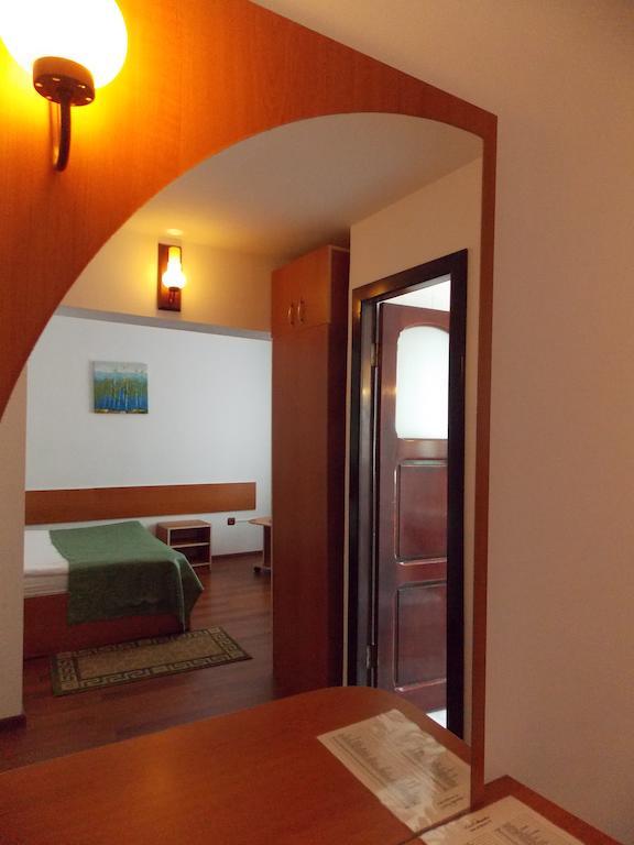 Hotel Amadeo Iasi Room photo