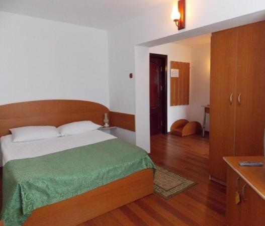 Hotel Amadeo Iasi Exterior photo