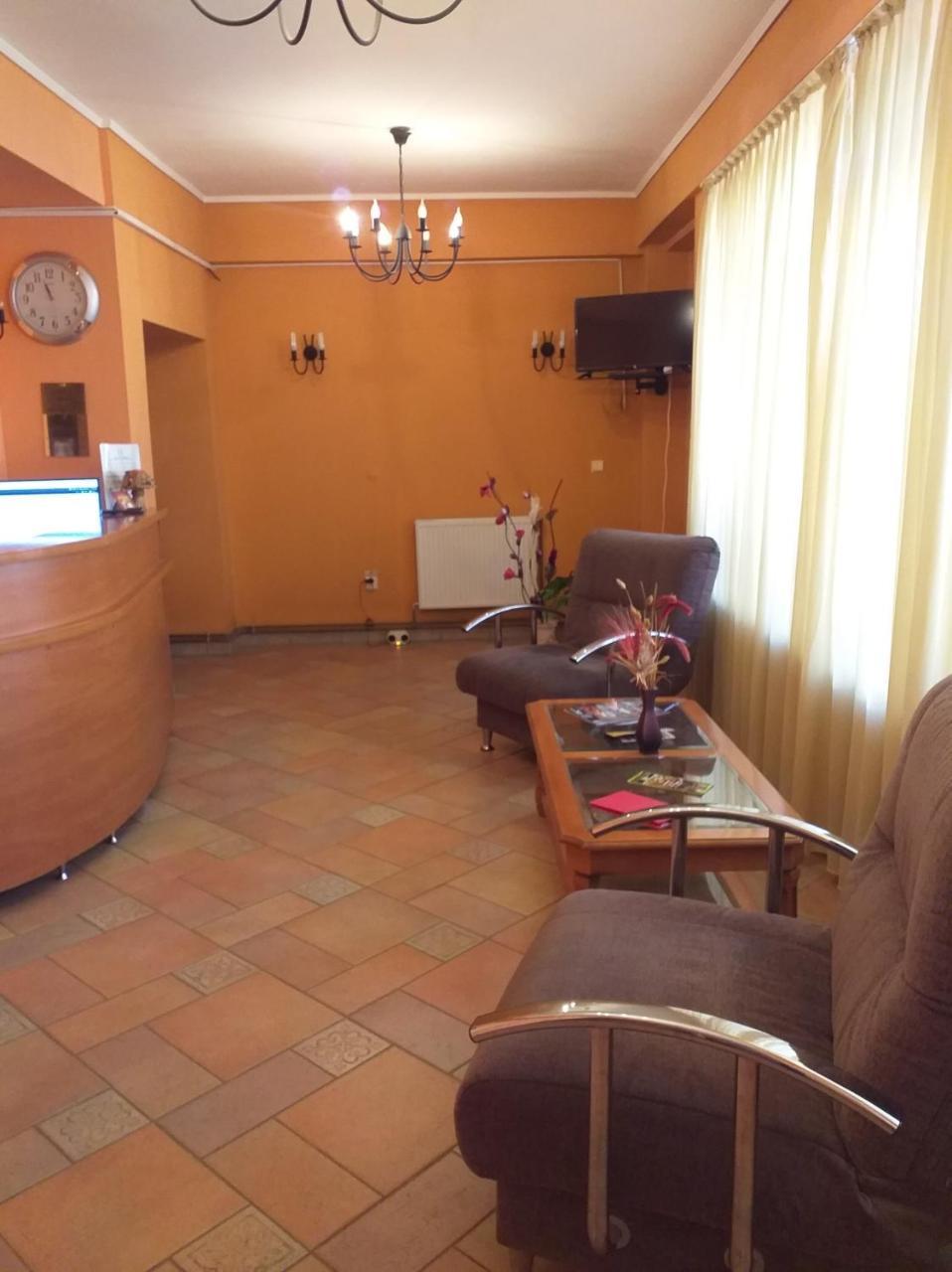 Hotel Amadeo Iasi Exterior photo